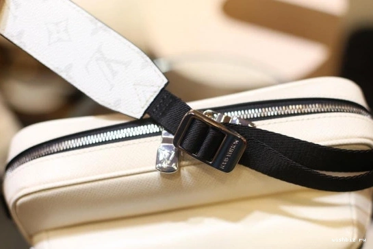 WIS Messenger Louis Vuitton 0715